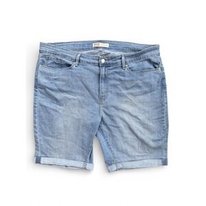 Signature by Levi Strauss Womens Bermuda Shorts Light Wash Cuffed Denim 18 W34